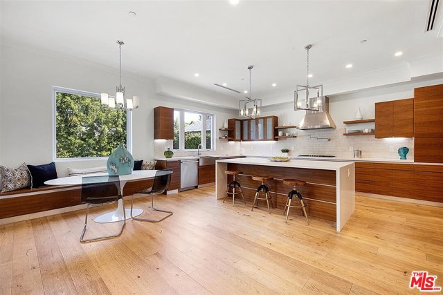 6 Bed Home for Sale in Sherman Oaks, California