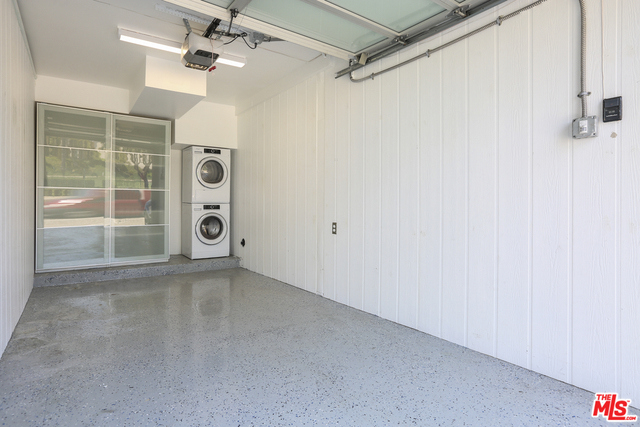 Garage w/ Closet, Private Laundry, New Epoxy Floors