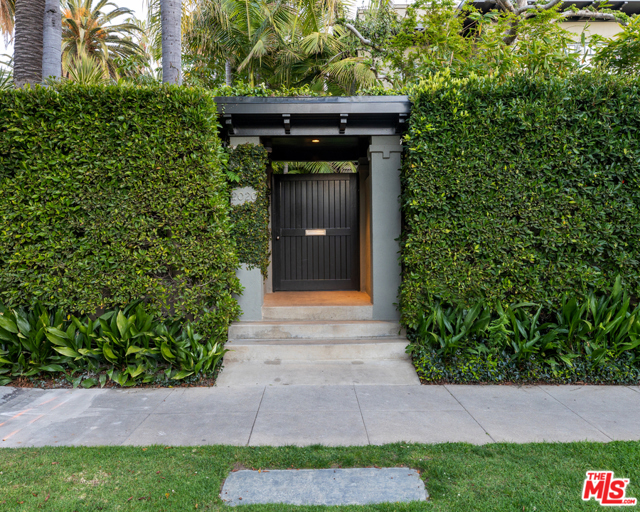 5 Bed Home for Sale in Santa Monica, California