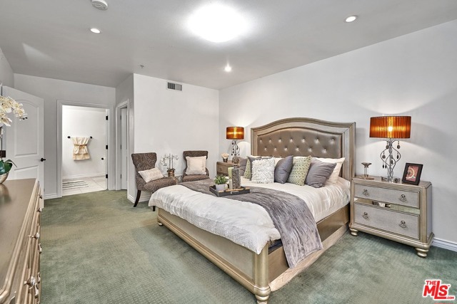 3 Bed Home for Sale in Los Angeles, California