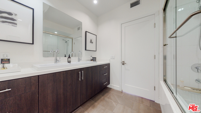 3 Bed Home for Sale in Los Angeles, California