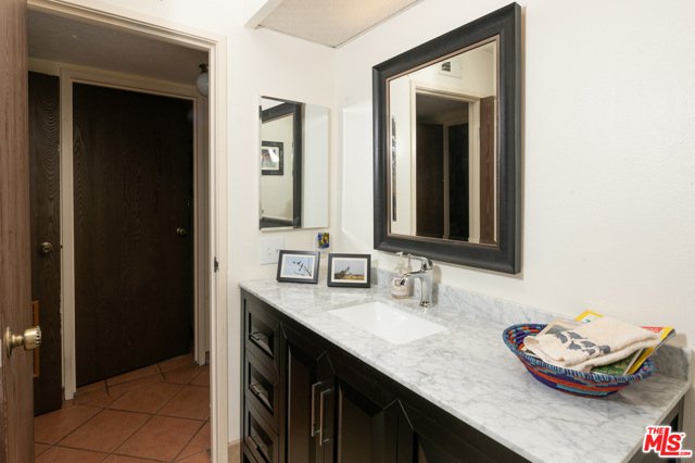 2 Bed Home for Sale in Sherman Oaks, California