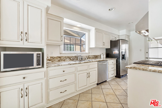 4 Bed Home for Sale in Granada Hills, California