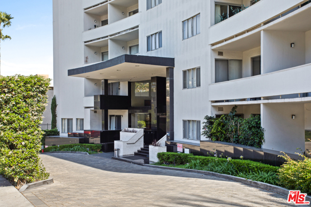 1 Bed Home for Sale in Los Angeles, California