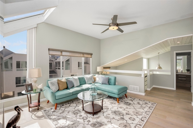 373 Longden Ln