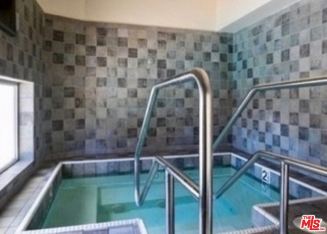 1 Bed Home for Sale in Los Angeles, California