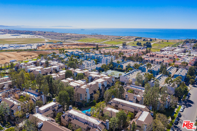 1 Bed Home for Sale in Playa del Rey, California