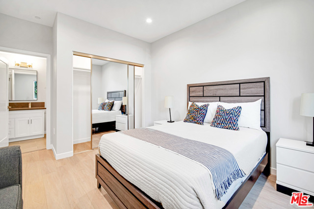  Income Home for Sale in Los Angeles, California