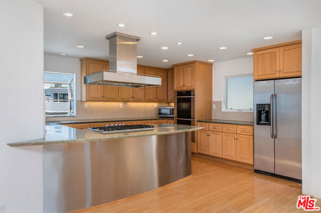 209 42ND Street, Manhattan Beach, California 90266, 3 Bedrooms Bedrooms, ,3 BathroomsBathrooms,Residential,Sold,42ND,20581222