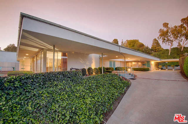 Photo of 1040 WOODLAND Drive, Beverly Hills, CA 90210