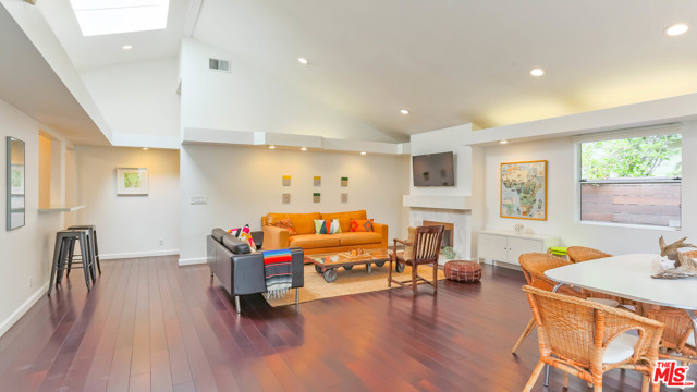 4 Bed Home for Sale in Venice, California