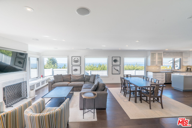 402 VIA SAN SEBASTIAN, Redondo Beach, California 90277, 3 Bedrooms Bedrooms, ,1 BathroomBathrooms,Residential,Sold,VIA SAN SEBASTIAN,19437562
