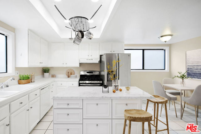 2 Bed Home for Sale in Sherman Oaks, California