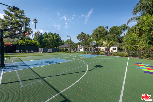 4 Bed Home for Sale in Encino, California