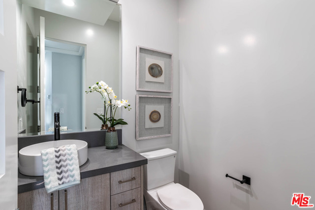 2423 Rockefeller Lane, Redondo Beach, California 90278, 5 Bedrooms Bedrooms, ,5 BathroomsBathrooms,Residential,Sold,Rockefeller,20581390