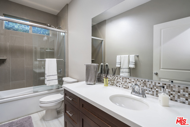 4 Bed Home for Sale in Lake Balboa, California