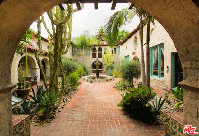 1 Bed Home for Sale in Los Angeles, California