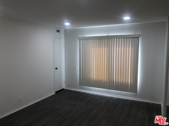 1 Bed Home for Sale in Playa del Rey, California
