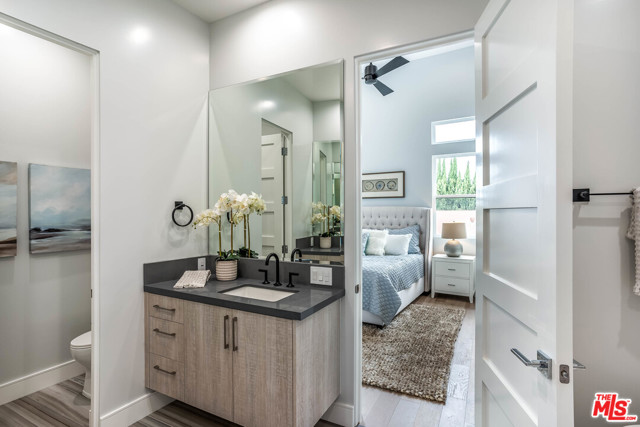 2423 Rockefeller Lane, Redondo Beach, California 90278, 5 Bedrooms Bedrooms, ,5 BathroomsBathrooms,Residential,Sold,Rockefeller,20581390