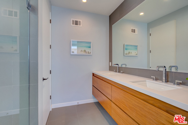 1017 8TH Street, Hermosa Beach, California 90254, 3 Bedrooms Bedrooms, ,2 BathroomsBathrooms,Residential,Sold,8TH,19507088
