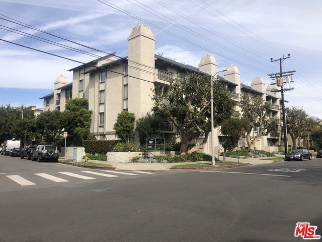 1 Bed Home for Sale in Playa del Rey, California