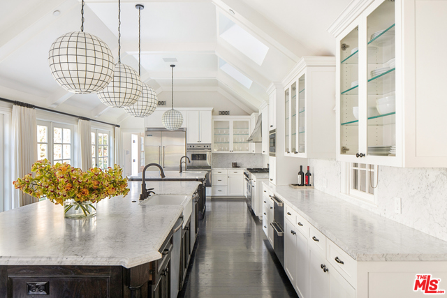 5 Bed Home for Sale in Beverly Hills, California