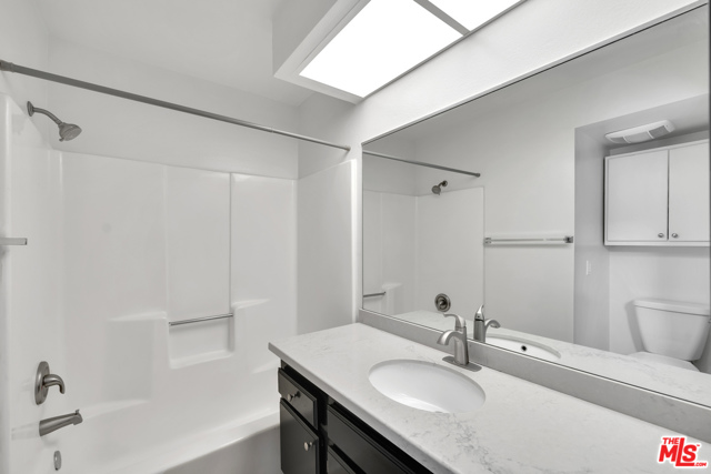 2 Bed Home for Sale in Van Nuys, California