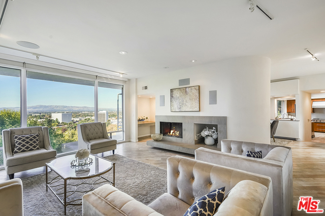 Photo of 14645 ROUND VALLEY Drive, Sherman Oaks, CA 91403