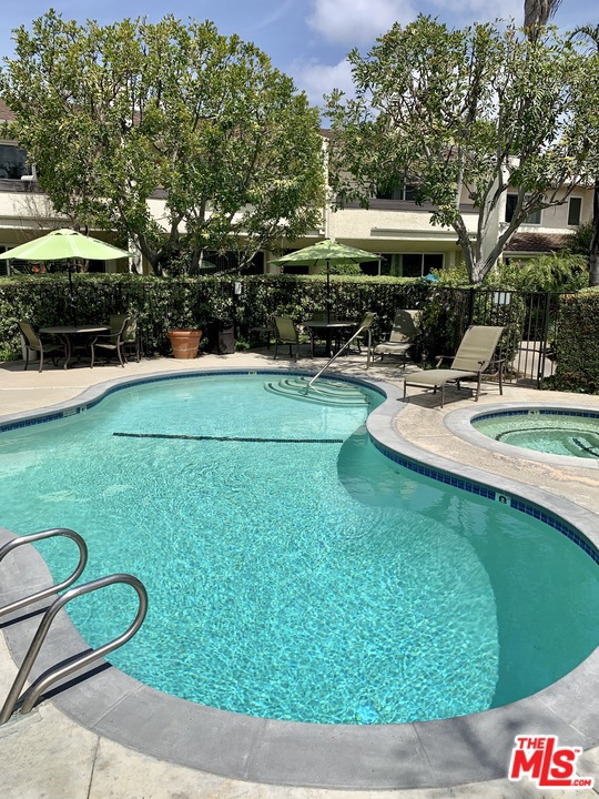 3 Bed Home for Sale in Sherman Oaks, California