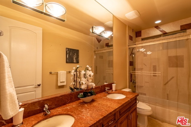 822 6TH Street, Hermosa Beach, California 90254, 4 Bedrooms Bedrooms, ,4 BathroomsBathrooms,Residential,Sold,6TH,19537348
