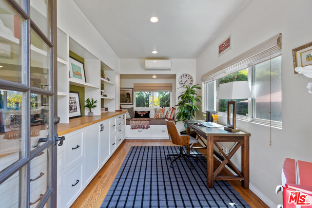 2 Bed Home for Sale in Los Angeles, California