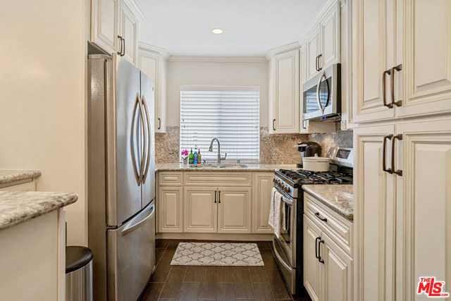 2 Bed Home for Sale in Sherman Oaks, California