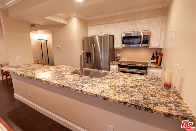 1 Bed Home for Sale in Encino, California