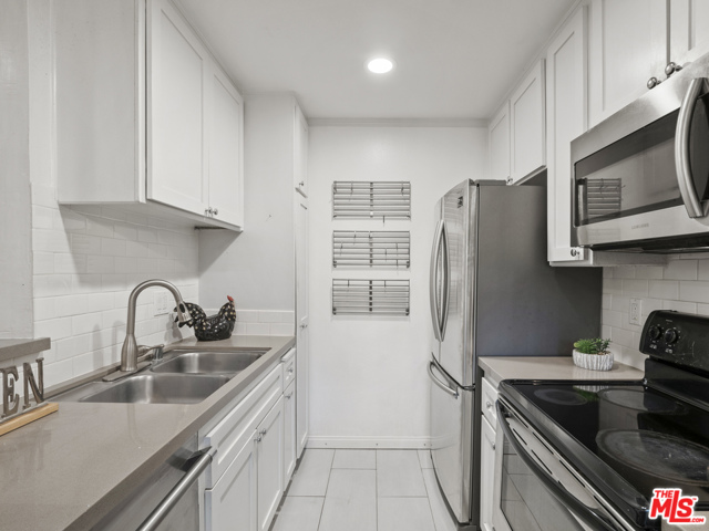 1 Bed Home for Sale in Los Angeles, California