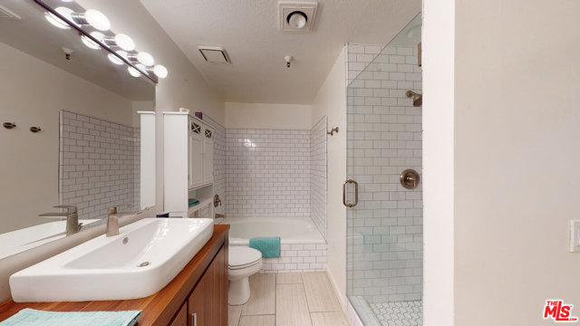 2 Bed Home for Sale in Sherman Oaks, California