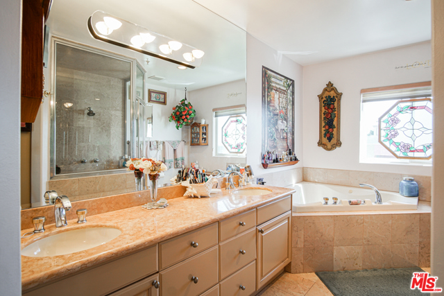 3 Bed Home for Sale in Playa del Rey, California