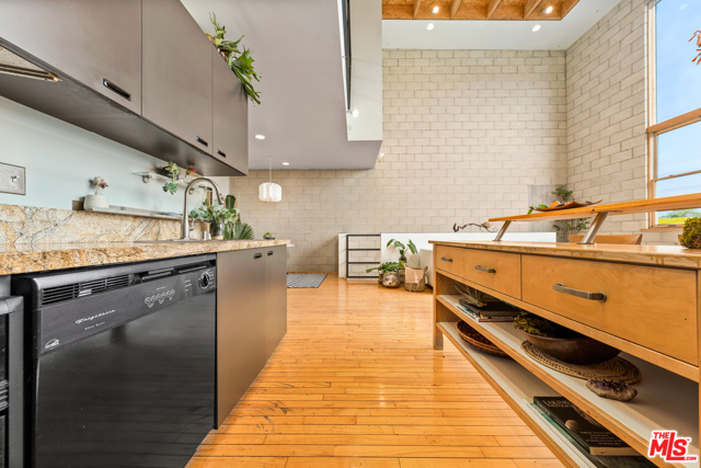 2 Bed Home for Sale in Los Angeles, California