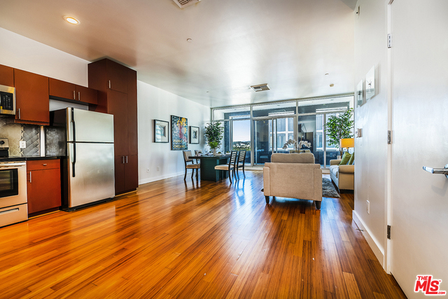 1 Bed Home for Sale in Los Angeles, California