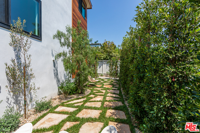 2 Bed Home for Sale in Venice, California