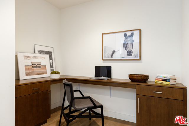 1 Bed Home for Sale in Los Angeles, California