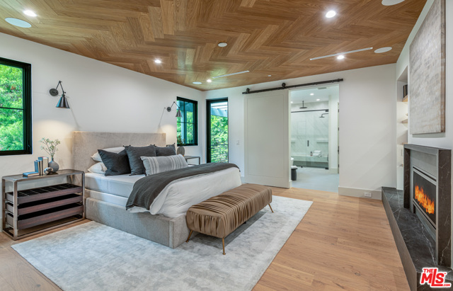 6 Bed Home for Sale in Pacific Palisades, California