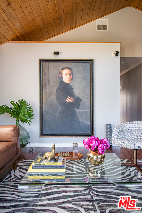  Income Home for Sale in Los Angeles, California