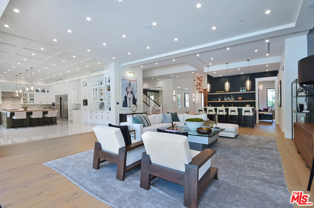10 Bed Home for Sale in Encino, California
