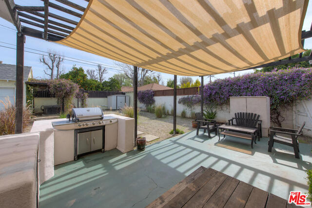 2 Bed Home for Sale in Lake Balboa, California