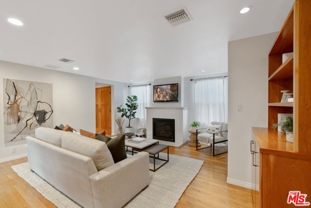 3 Bed Home for Sale in Encino, California