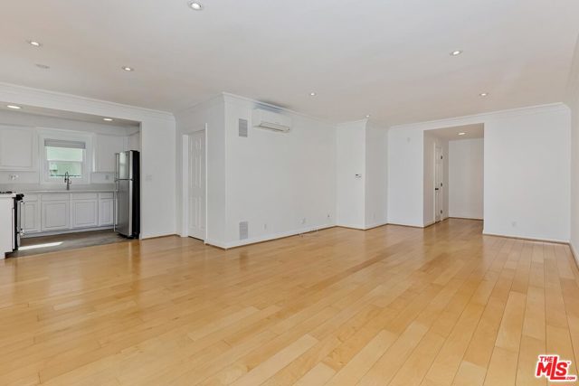 1 Bed Home for Sale in Los Angeles, California