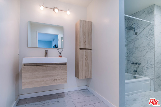2 Bed Home for Sale in Encino, California