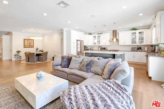 4 Bed Home for Sale in Studio City, California