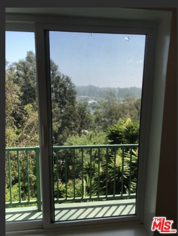 Photo of 1400 N San Remo Drive, Pacific Palisades, CA 90272