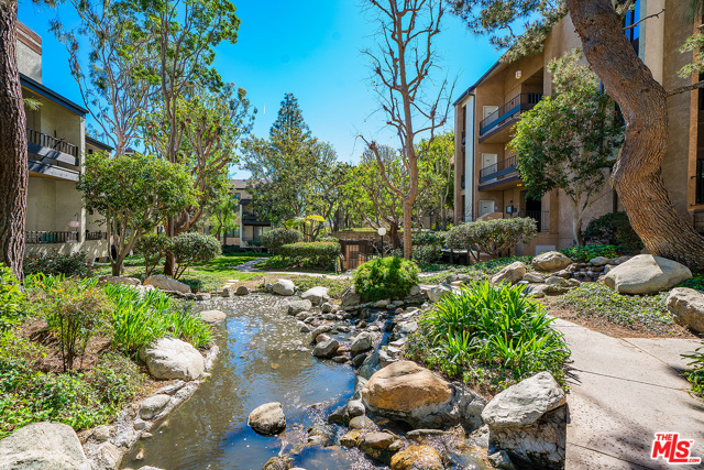 1 Bed Home for Sale in Playa del Rey, California